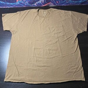 Fruit of the Loom Men's Short Sleeve Tan Tee with Pocket size XL